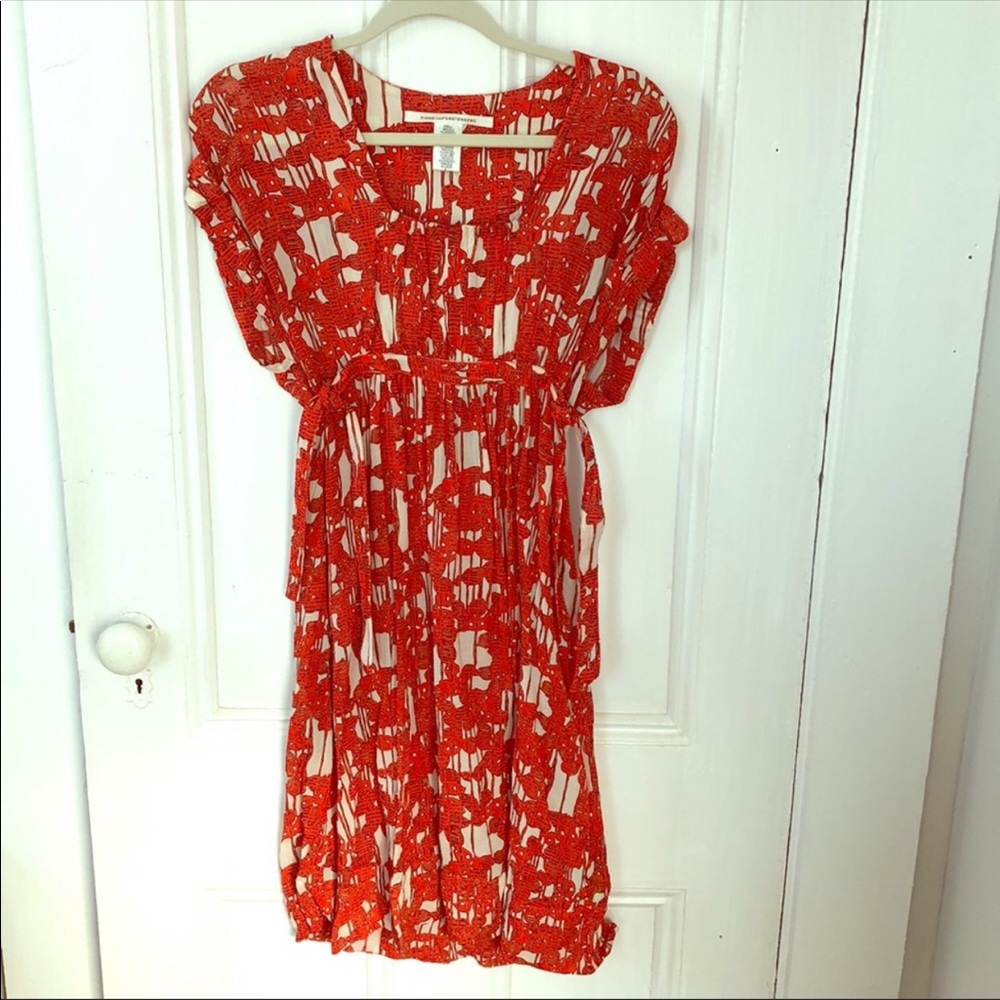 Diane Von Furstenberg. Red dress. Size 6.